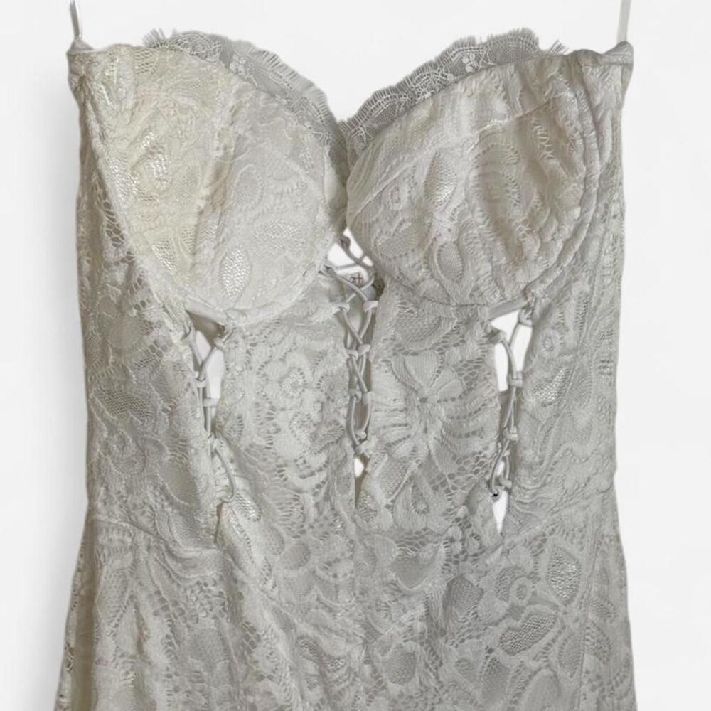 Fashion Nova Women's White Lace Floral Jumpsuit Size L